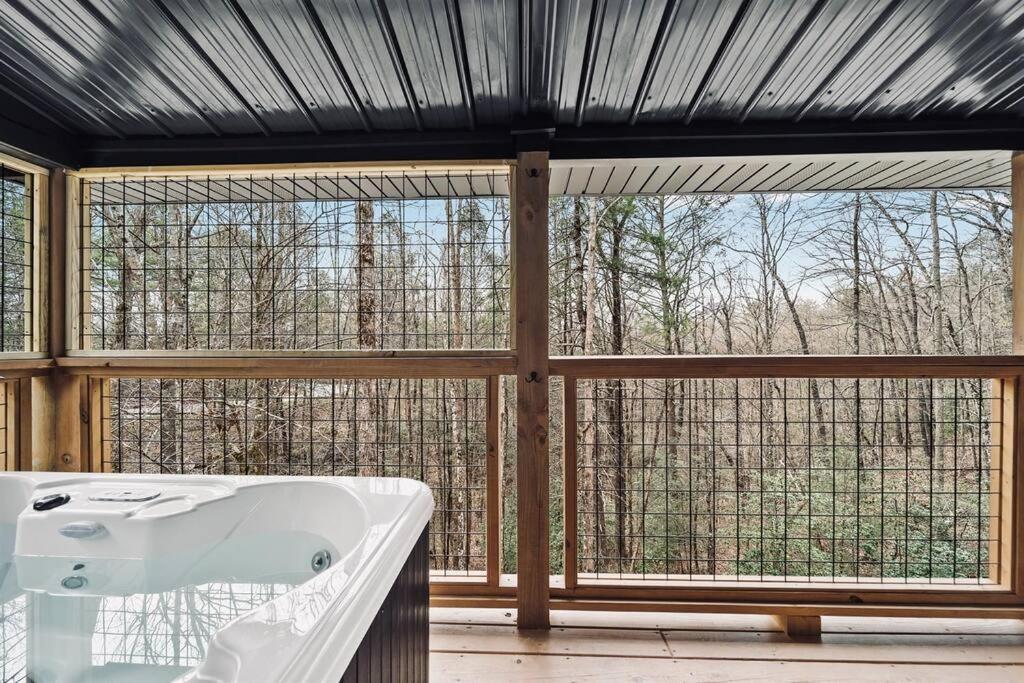 Honeymoon Couples Cabin Secluded, Hot Tub, Views Sevierville Esterno foto